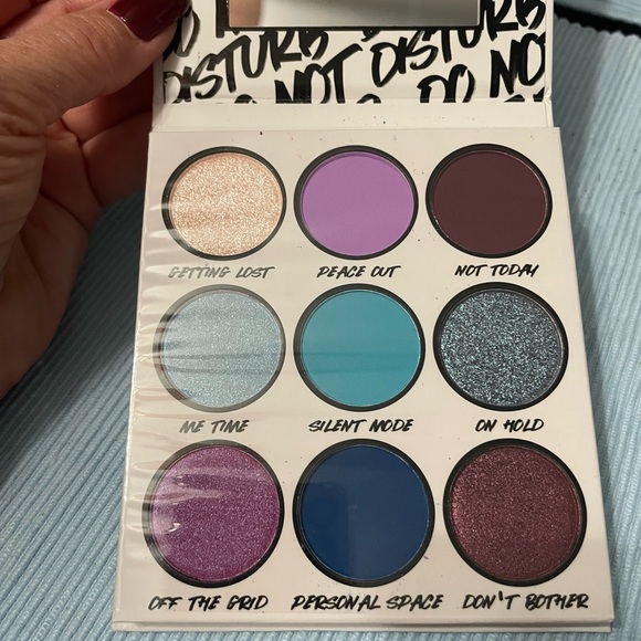 BNIB BH Cosmetics Do Not Disturb Eyeshadow Palette - Picture 5 of 5